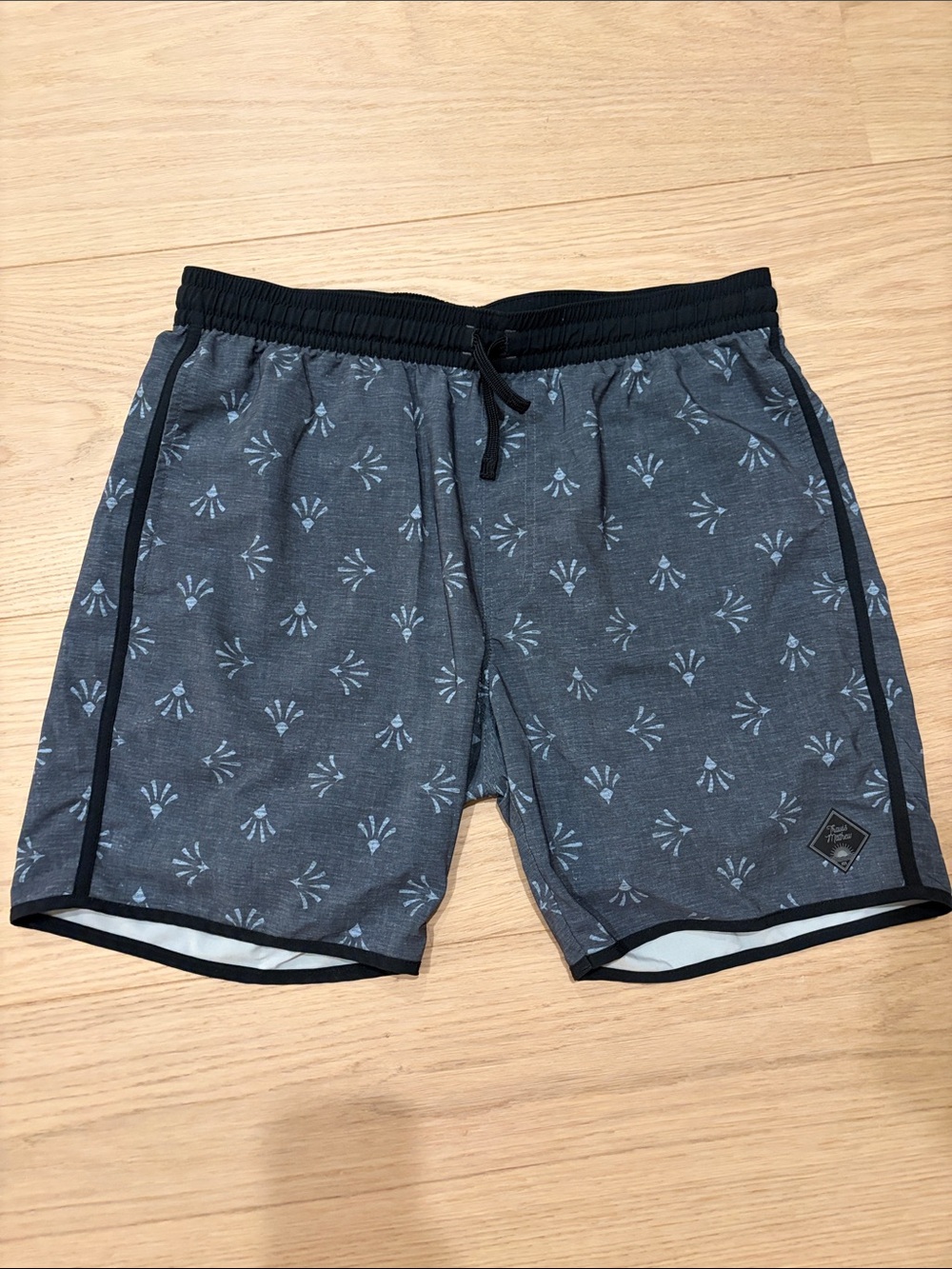 Travis Mathew Swim Trunks size L